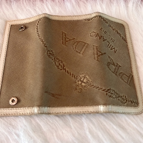 Prada 6 keychain case - Picture 13 of 13
